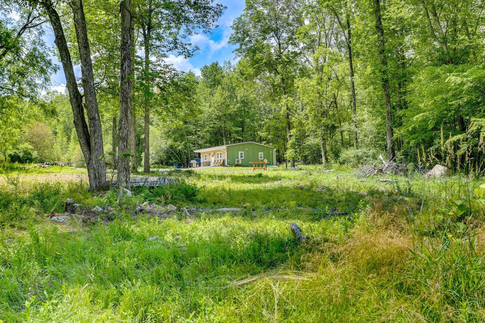 Secluded Poconos Cabin With Fire Pit On 75 Acres! Іст-Страудсберг Екстер'єр фото